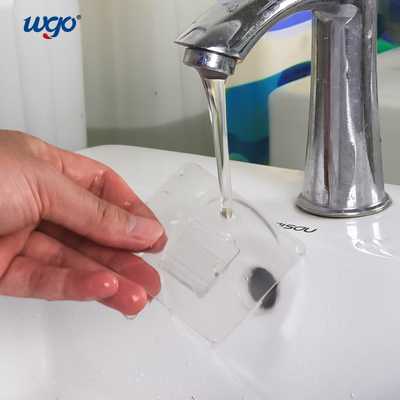 Autoadesivo accessorio dei porta-sapone del bagno dell'erogatore della cassa della spugna montato
